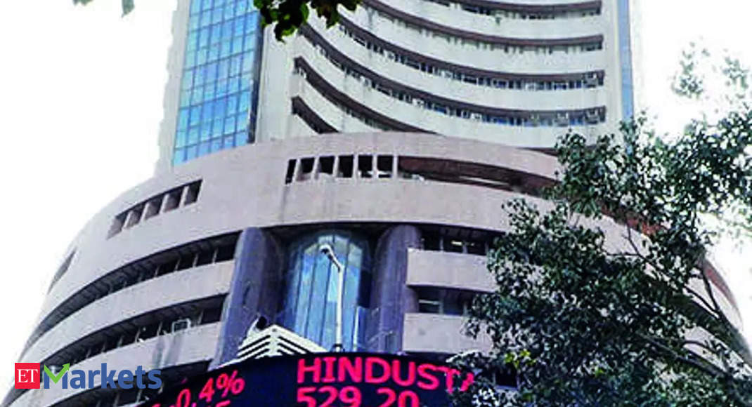 Sensex rises for 3rd straight session, ends 379 pts higher; Nifty tops 17,800