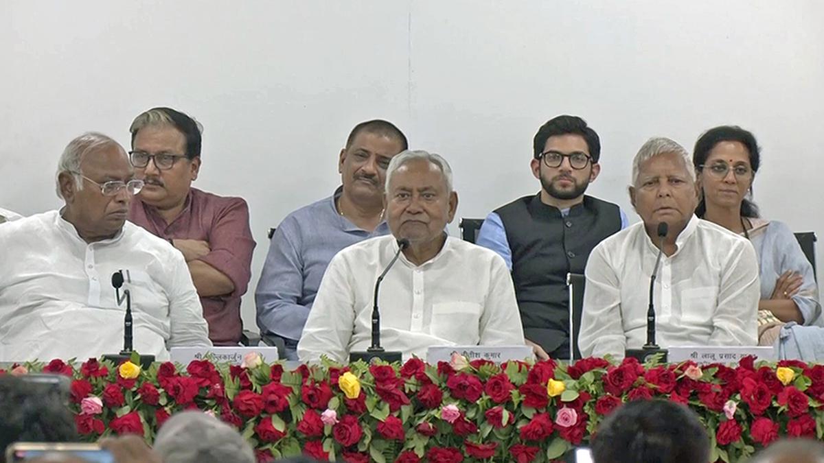 Opposition Parties Unite in Patna to Fight BJP in 2024 Lok Sabha Elections