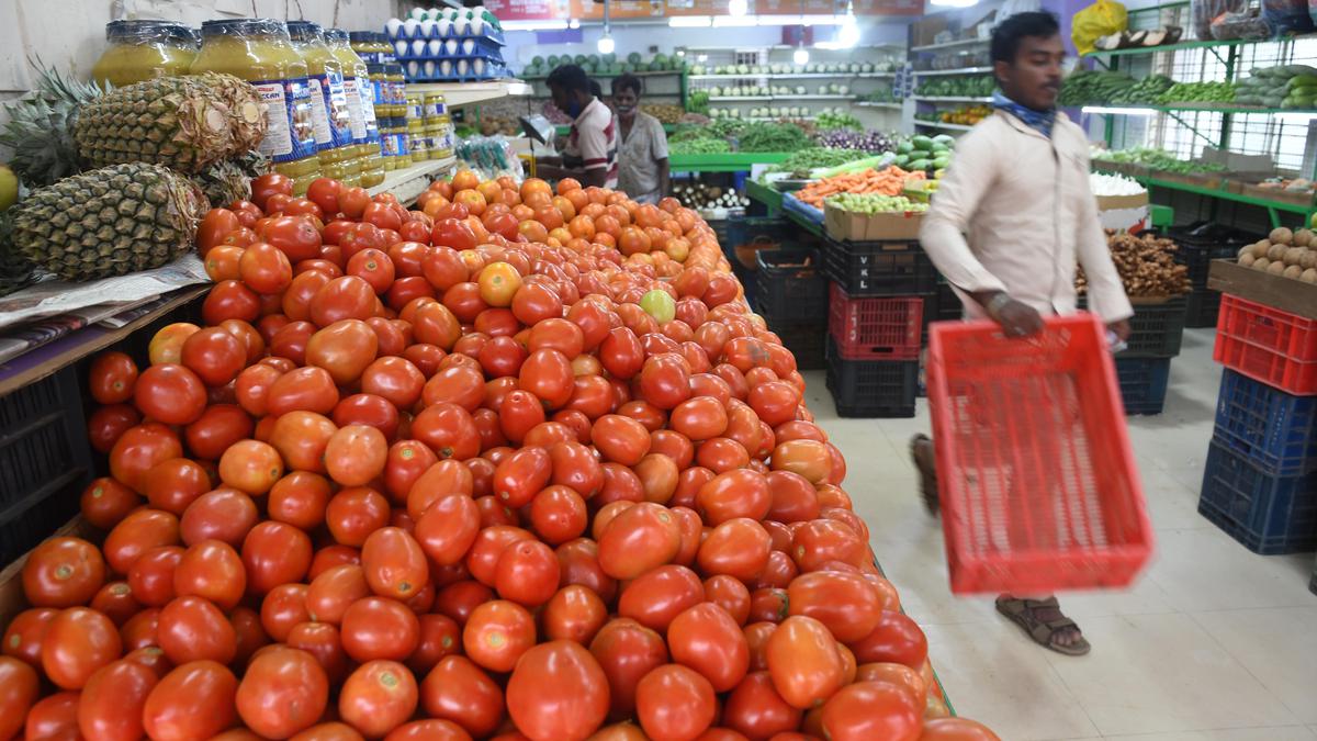 A 15-kg crate of tomatoes sold for ₹1,100, prices likely to increase further