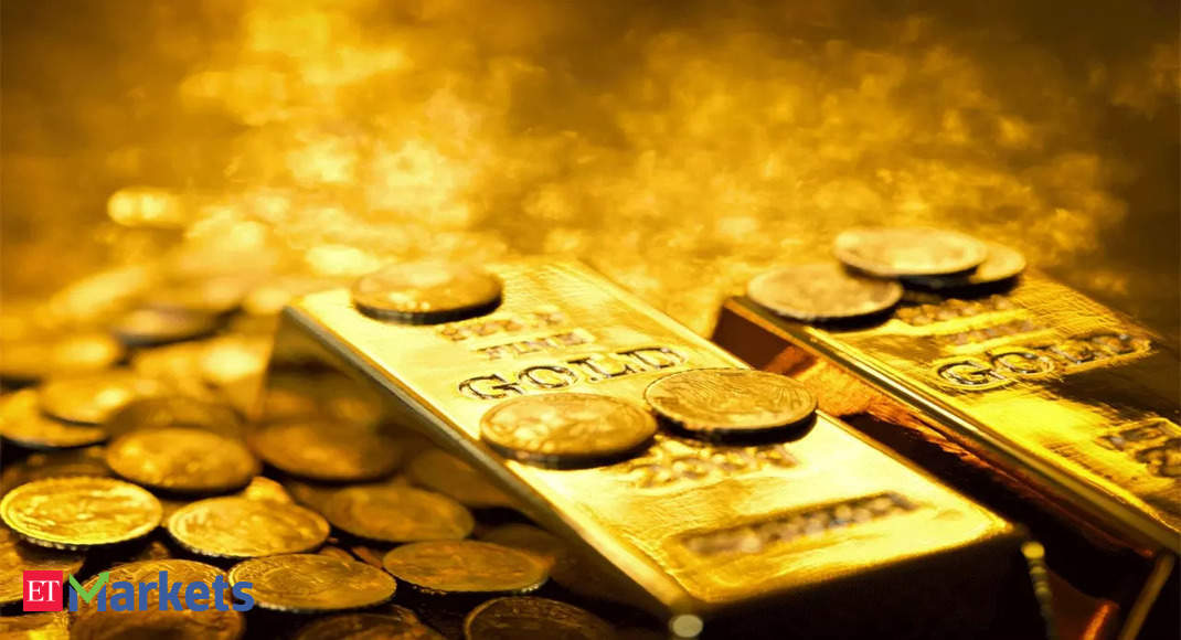 Gold heads for quarterly fall with more rate hikes on horizon