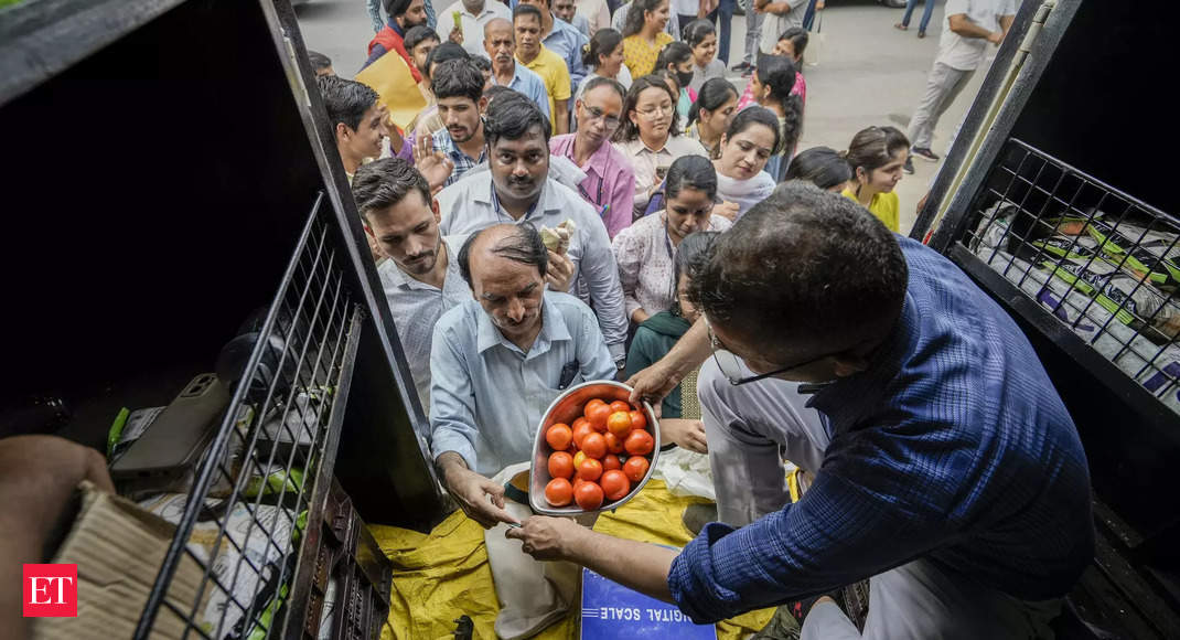 Tomato Prices Ruling Up to Rs 250/kg, Centre Selling at Rs 90/kg in Delhi-NCR, Patna, Lucknow