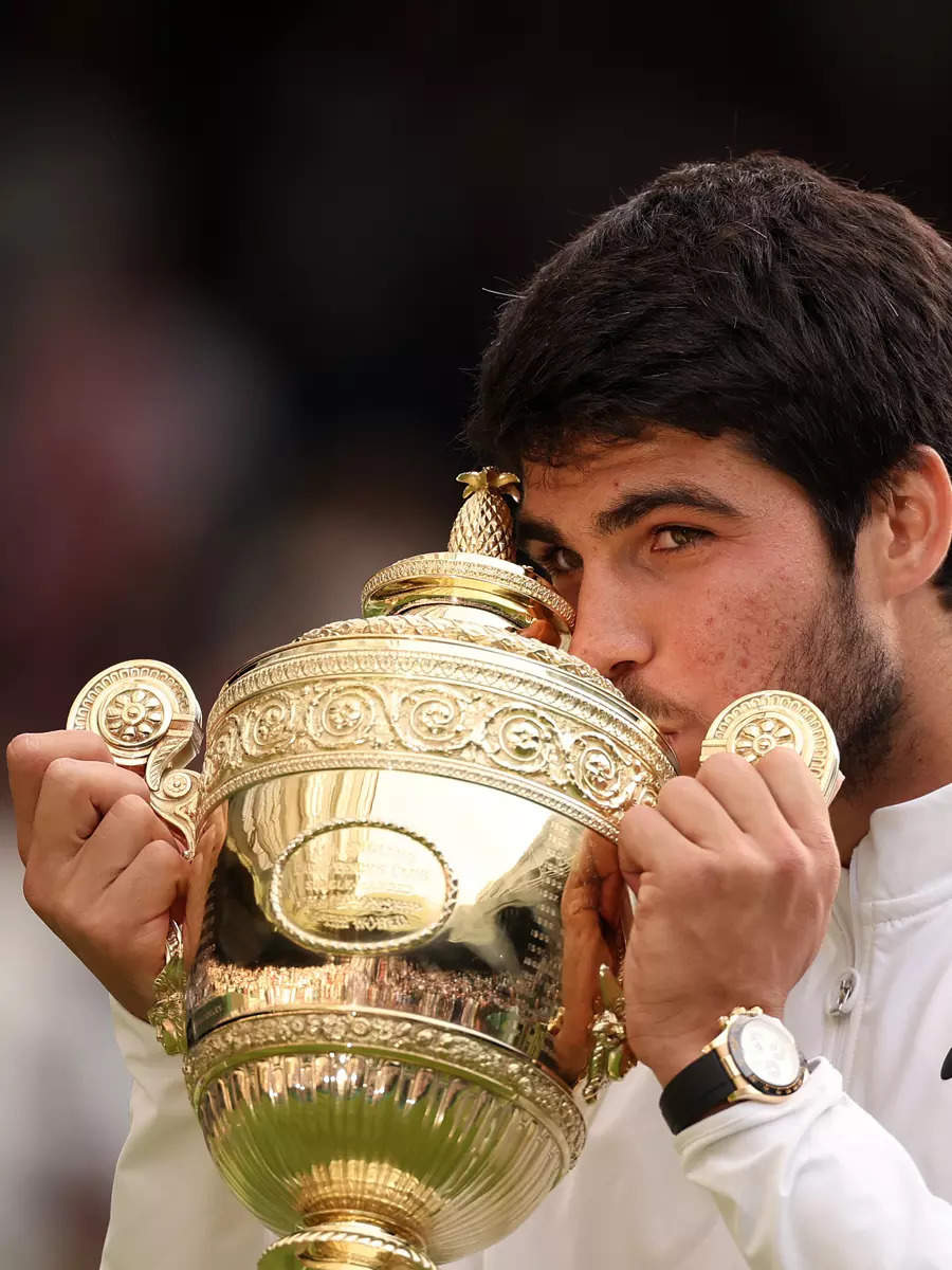 Carlos Alcaraz is the new ‘King of Wimbledon’