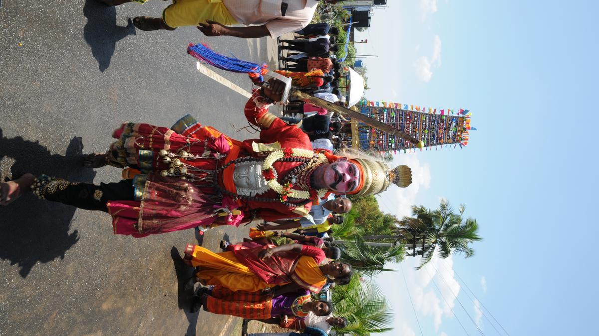 Gurunathaswamy temple festival begins in Anthiyur