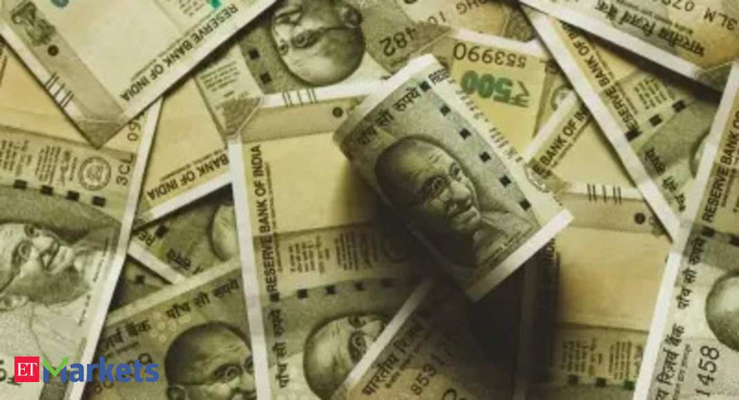 Rupee Closes at All-Time Low of 83.15 on US Rate, China Worries