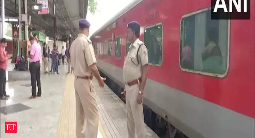 Train Firing: Sacked RPF constable’s mental condition bad, does not remember anything, eats occasionally, says his lawyer