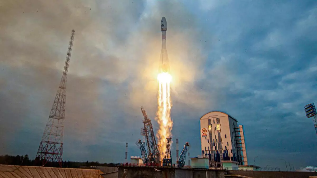 Russia’s First Lunar Mission in 47 Years Smashes into the Moon in Failure