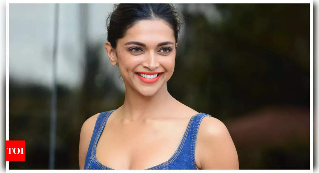 Deepika Padukone Poses with Fighter Cast During Dance Rehearsal