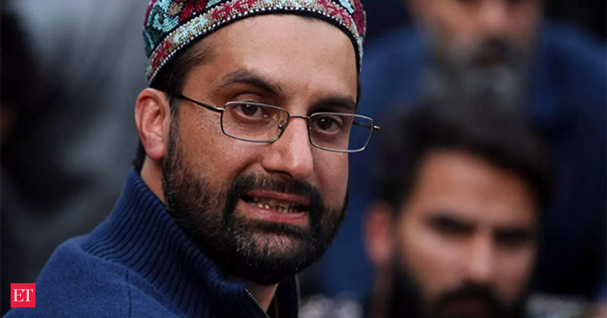 Hurriyat Leader Mirwaiz Released from House Arrest, Addresses Congregation at Jama Masjid