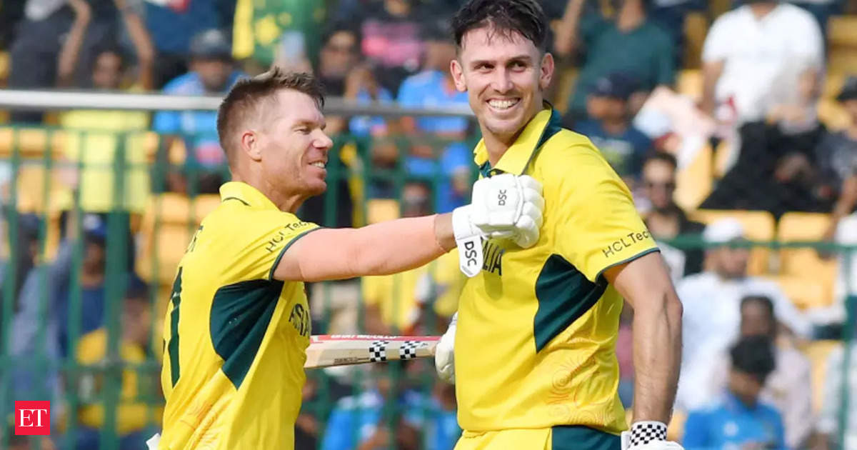 Warner and Marsh Hit Centuries to Help Give Australia 62-Run Win Over Pakistan at Cricket World Cup