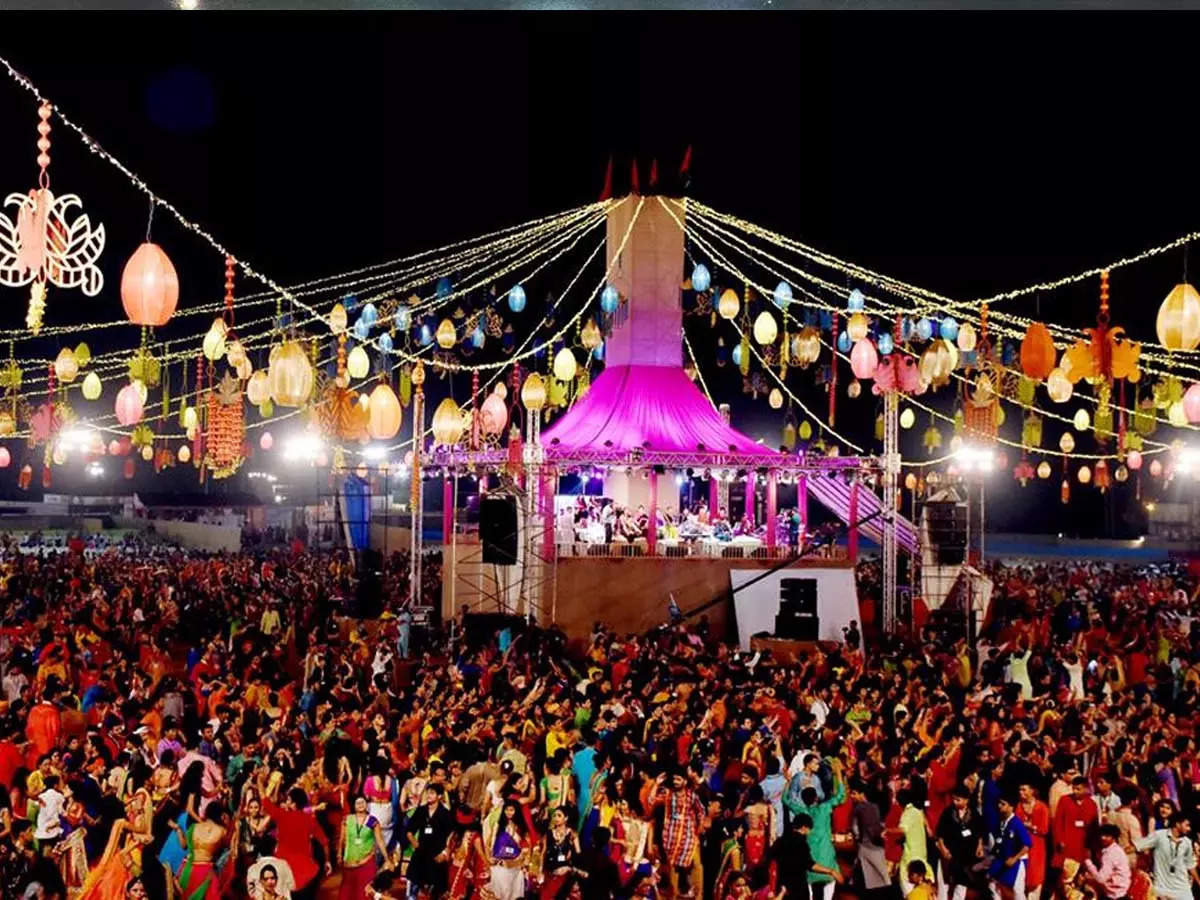 Tragedy Strikes Navratri Celebrations: 17-Year-Old Dies of Cardiac Arrest While Playing Garba in Gujarat