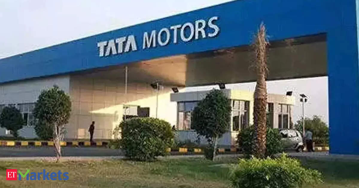 Tata Motors Rises 2% After Court Awards Compensation for West Bengal Investment