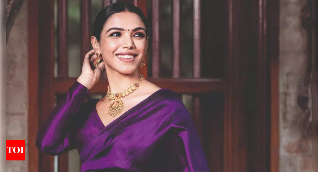 Shriya Pilgaonkar: “I am enjoying eating Diwali faral with my dad”