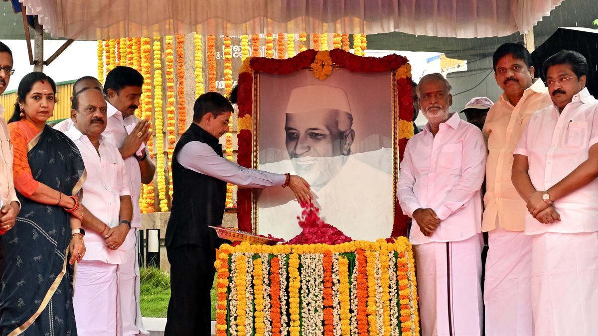 Governor R.N. Ravi pays tribute to former PM Nehru