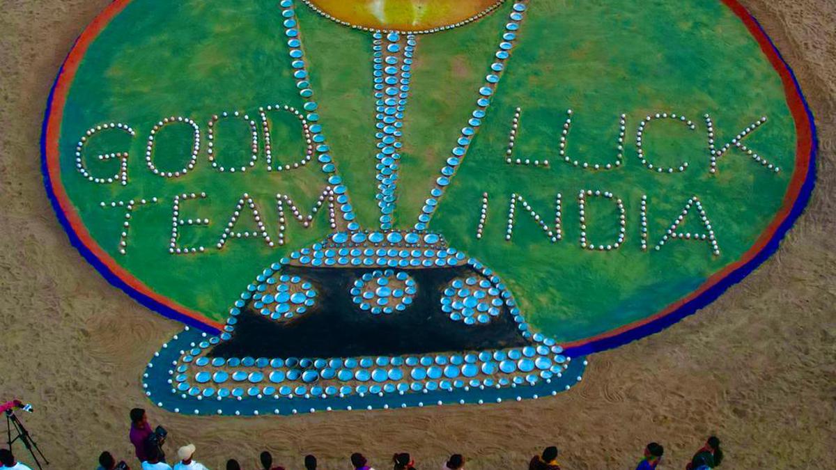 Sudarsan Pattnaik Makes Sand Art and Wishes Team India for Cricket World Cup Final