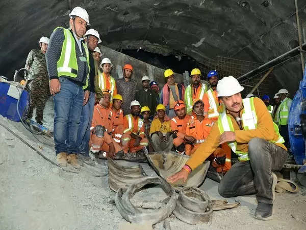 Uttrakashi tunnel rescue: Option of manual drilling being considered at Silkyara