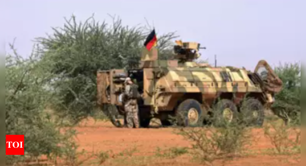 Mali militants claim to seize military base, army denies