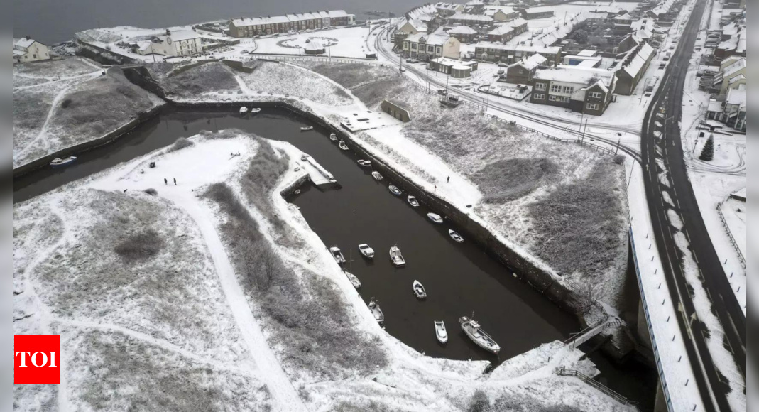 Heavy Snow In Northern England Causes Havoc On Highways And Knocks Out Power 