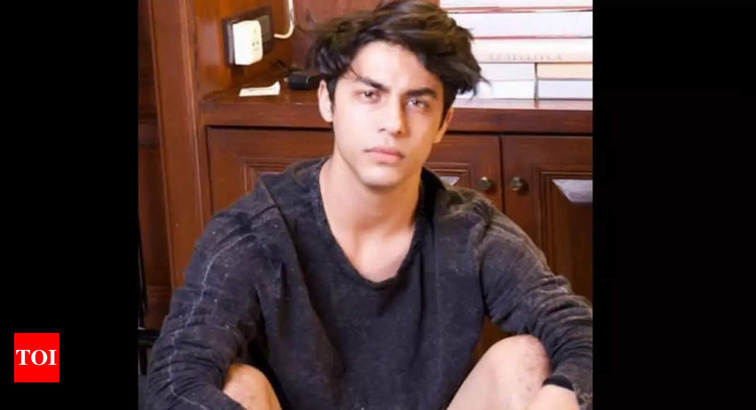 Aryan Khan Captures Rare Selfie with Mona Singh During ‘The Archies’ Event