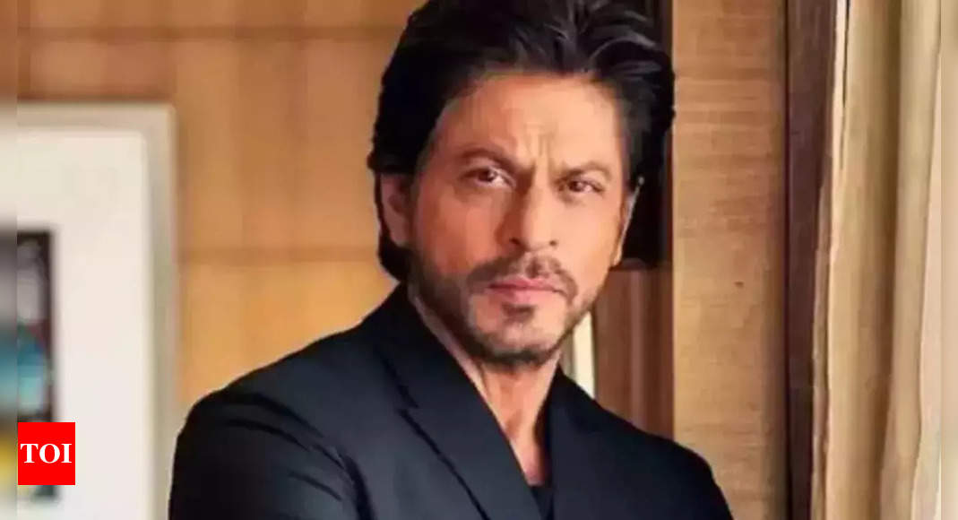 Shah Rukh Khan Gives a Witty Reply to a Troll Criticizing Jawan and Pathaan: ‘You Need to be Treated for Constipation’