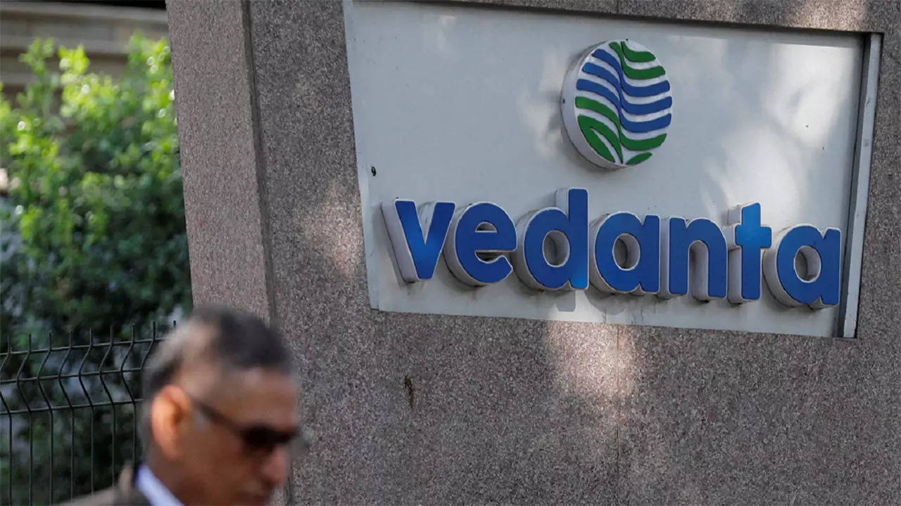 Vedanta Resources Close to Raising $1.25 Billion from Standard Chartered Bank, Cerberus Capital