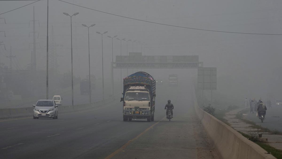 Soaring Pollution in Pakistan’s Lahore Fills Wards with Sick Children