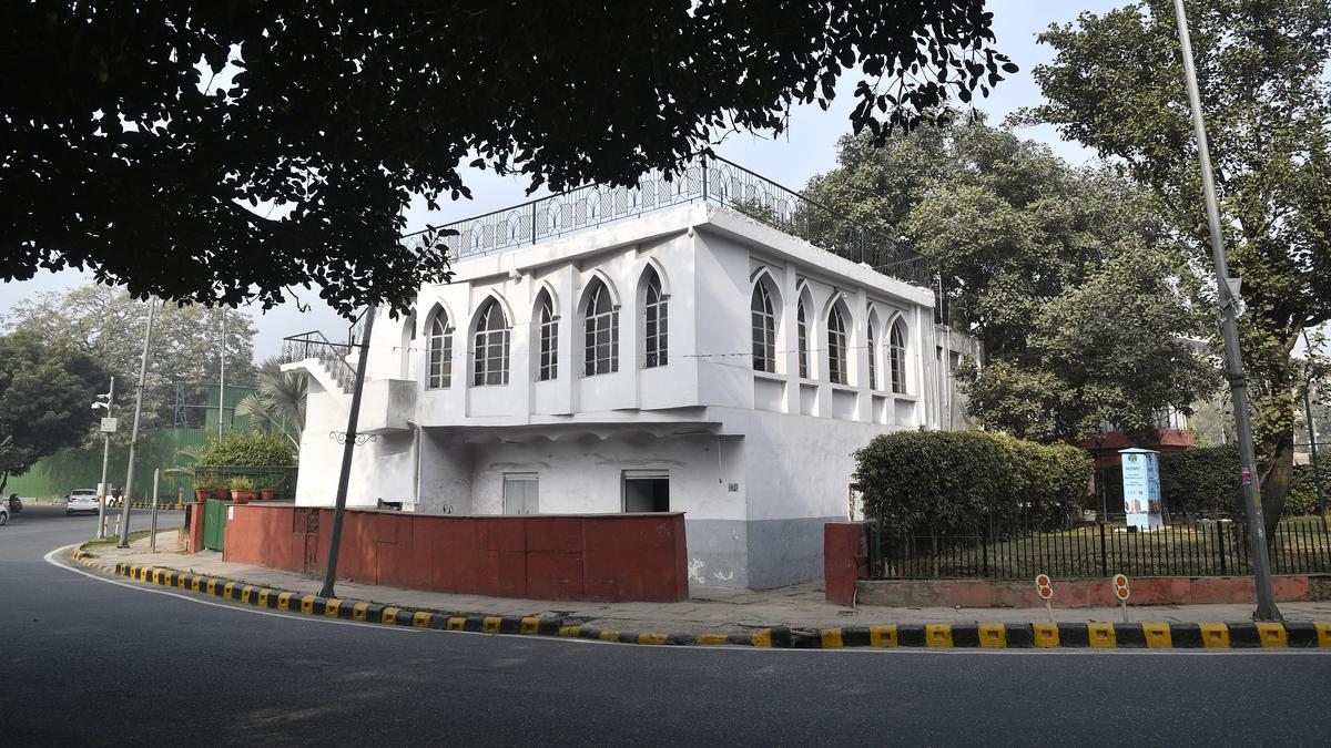 Explaining the Role of Heritage Conservation Committee in the Context of its Authority in Sunehri Bagh Mosque Demolition