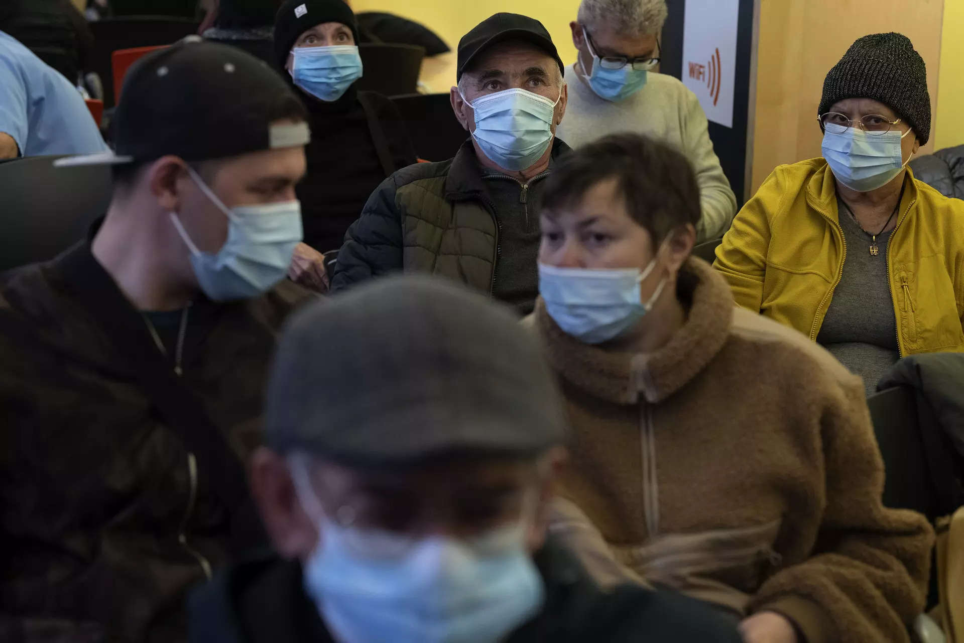 European Centre Recommends Staying Home and Wearing Masks to Prevent Flu and COVID-19 Spread in Europe