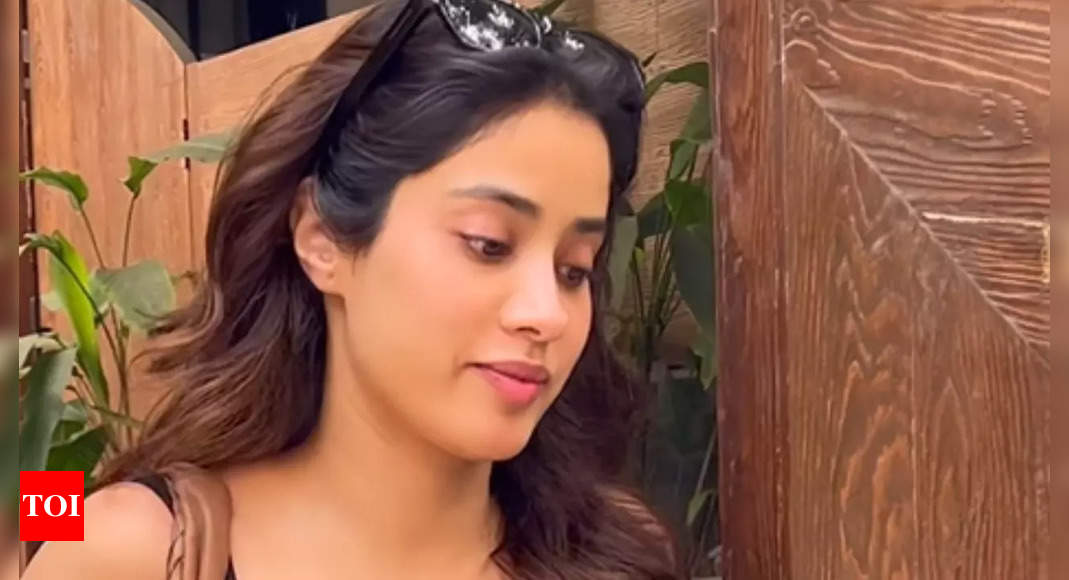 Janhvi Kapoor’s Effortlessly Chic No-Makeup Look