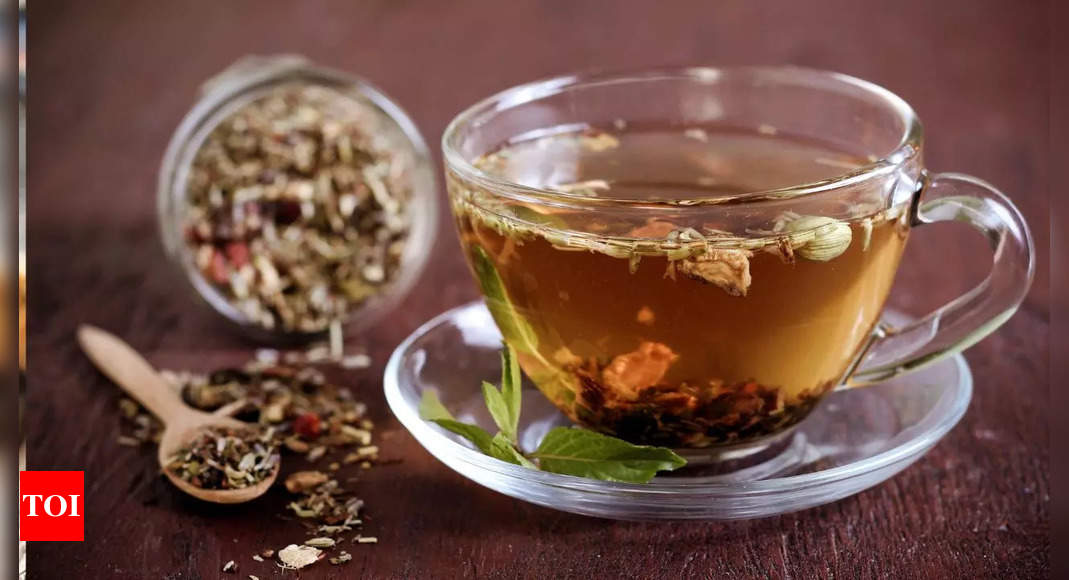 8 Benefits of Drinking Kahwa in Winters: Stay Healthy and Warm