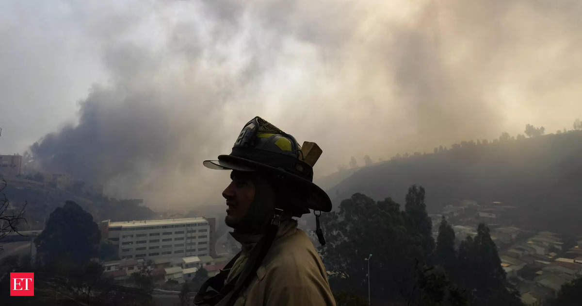 Forest Fires Rage On in Central Chile, Killing at Least 64