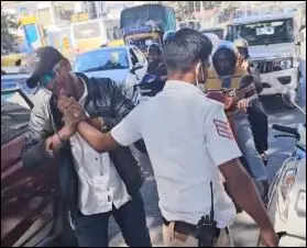 Man Arrested for Biting Traffic Police Constable’s Fingers in Bengaluru