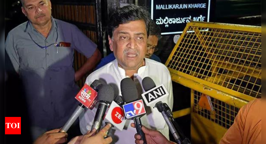 Ashok Chavan Quits Congress, No Immediate Plans to Join BJP