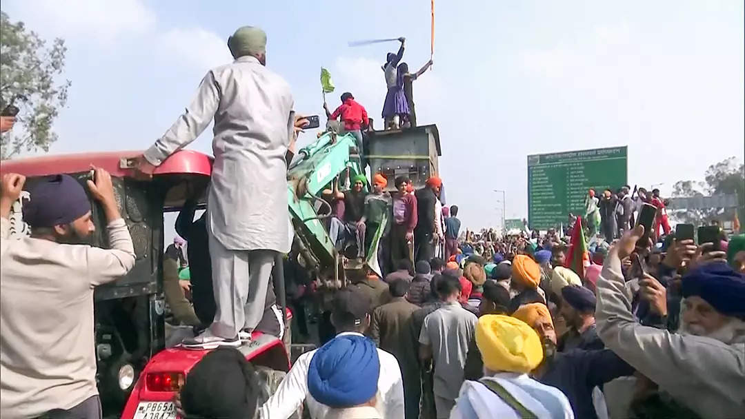 Farmers Reject Centre’s Proposals, Plan to Break Barricades at Shambhu Border