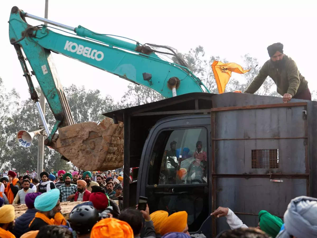 Farmers Protest: Haryana Police Warns to Withdraw JCB Machines or Face Action