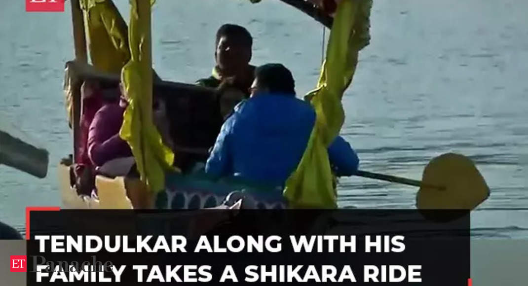 Sachin Tendulkar and Family Take a Shikara Ride in Srinagar’s Dal Lake