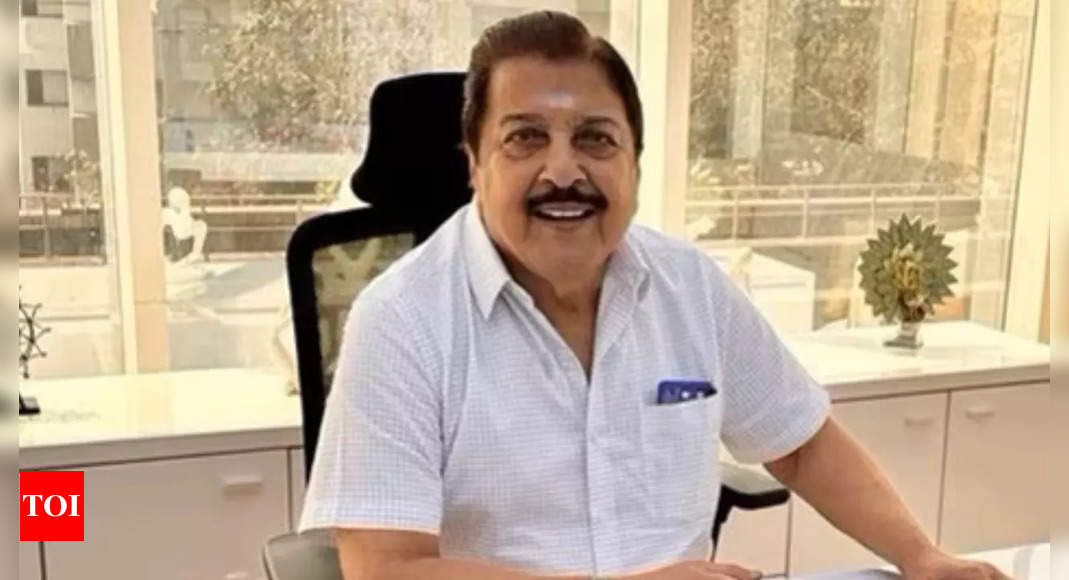 Sivakumar Throws Gift from Fan on the Floor, Netizens Urge Not to Invite Such Actors for Public Events