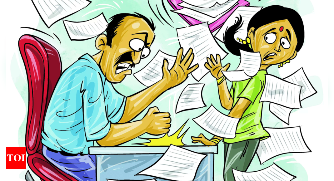 Woman Teaches Nasty Boss a Lesson for Hurling Files at Her