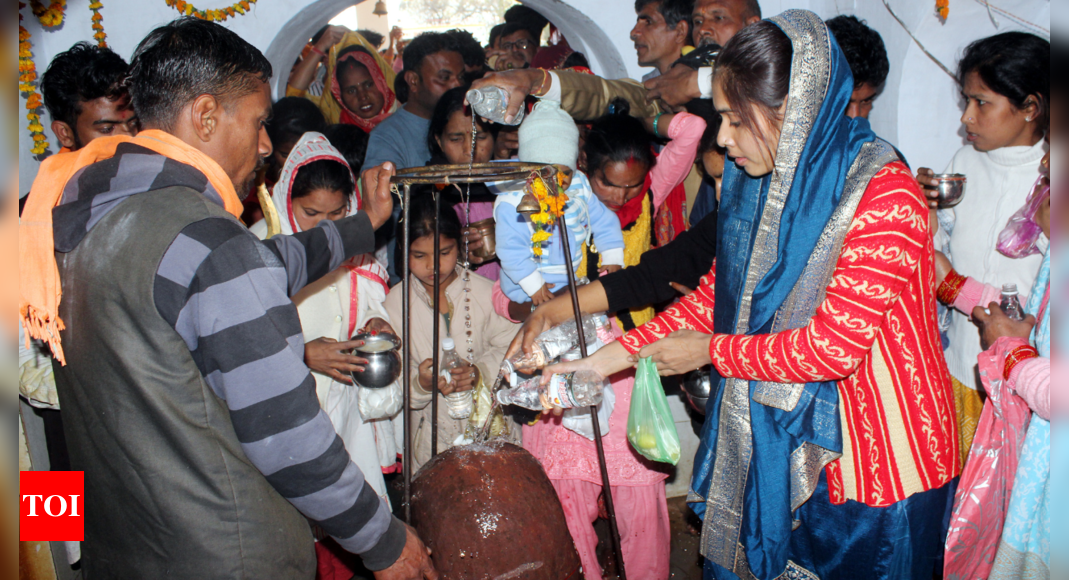 Mahashivratri: Lakhs of Devotees Throng Shiva Temples in Bijnor, Amroha