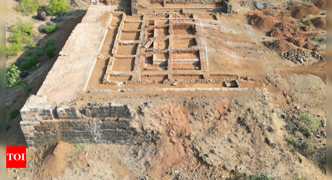 ASI Excavates Wada at Raigad Fort, Rare Artefacts Found