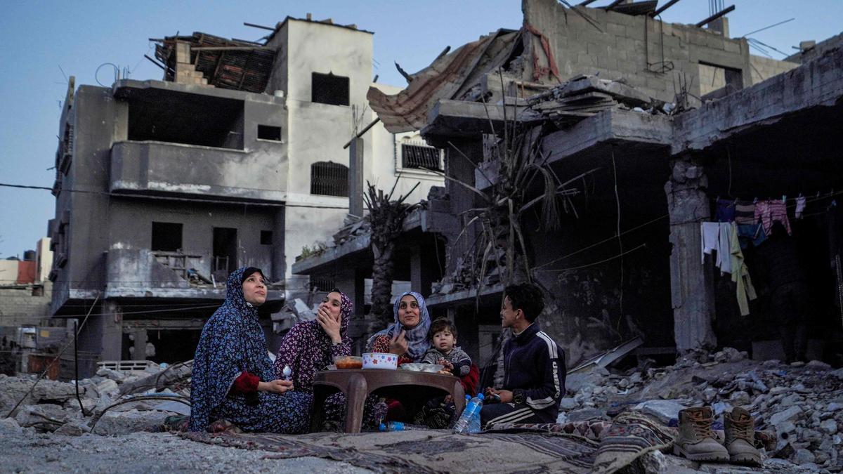 Palestinians in Gaza Begin Ramadan with Worsening Hunger