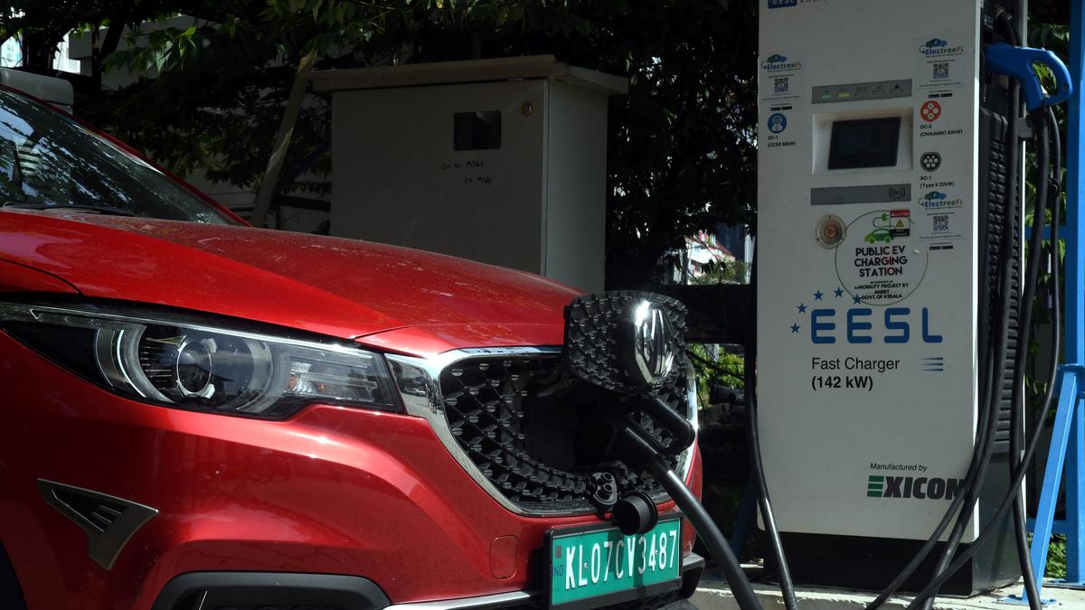 India Approves Policy to Promote Electric Vehicle Manufacturing