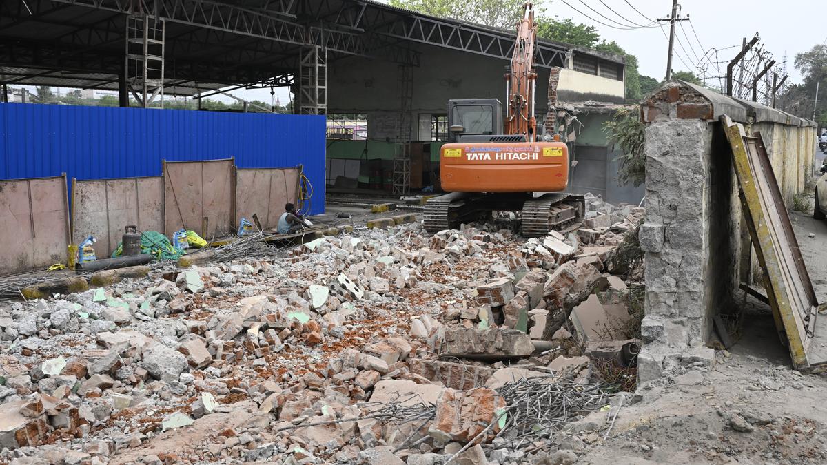 Highways Department demolishes Ukkadam bus stand in Coimbatore for flyover work