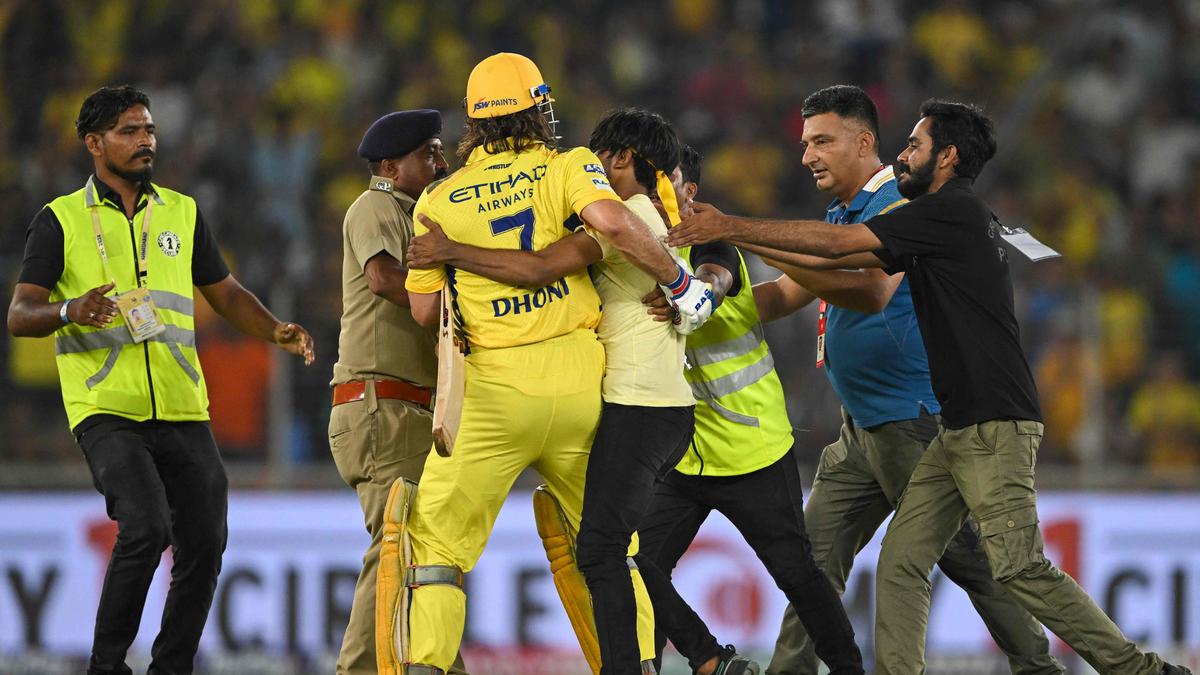 Man Arrested for Breaching Security to Meet MS Dhoni During IPL Match