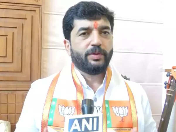 BJP’s Murlidhar Mohol vs Congress’ Ravindra Dhangekar: No Simple Choices for Pune Voters